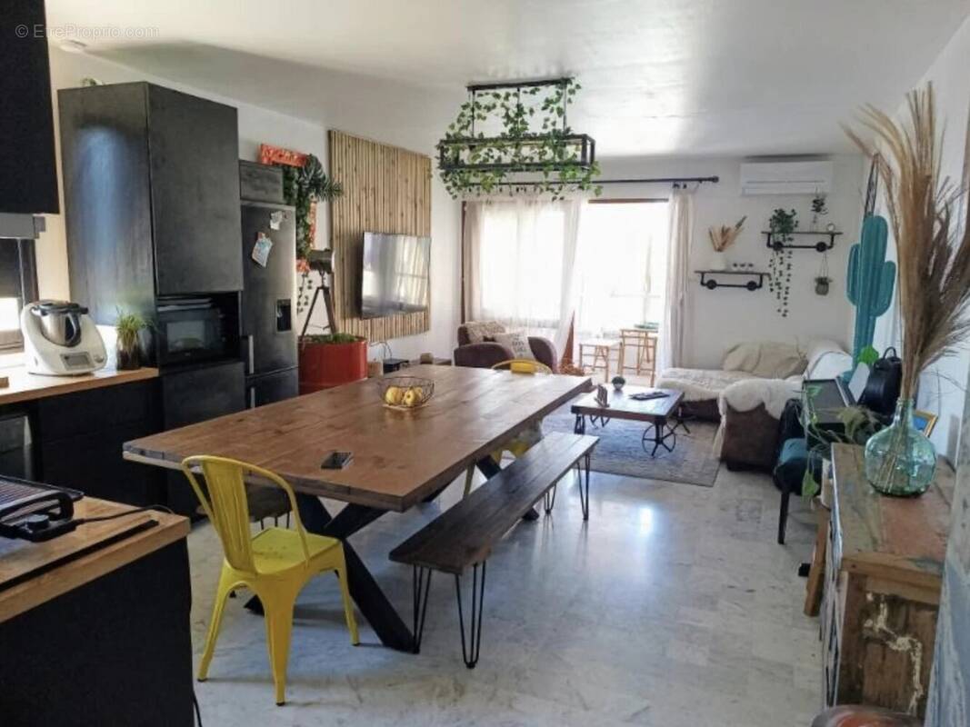 Appartement à SIX-FOURS-LES-PLAGES