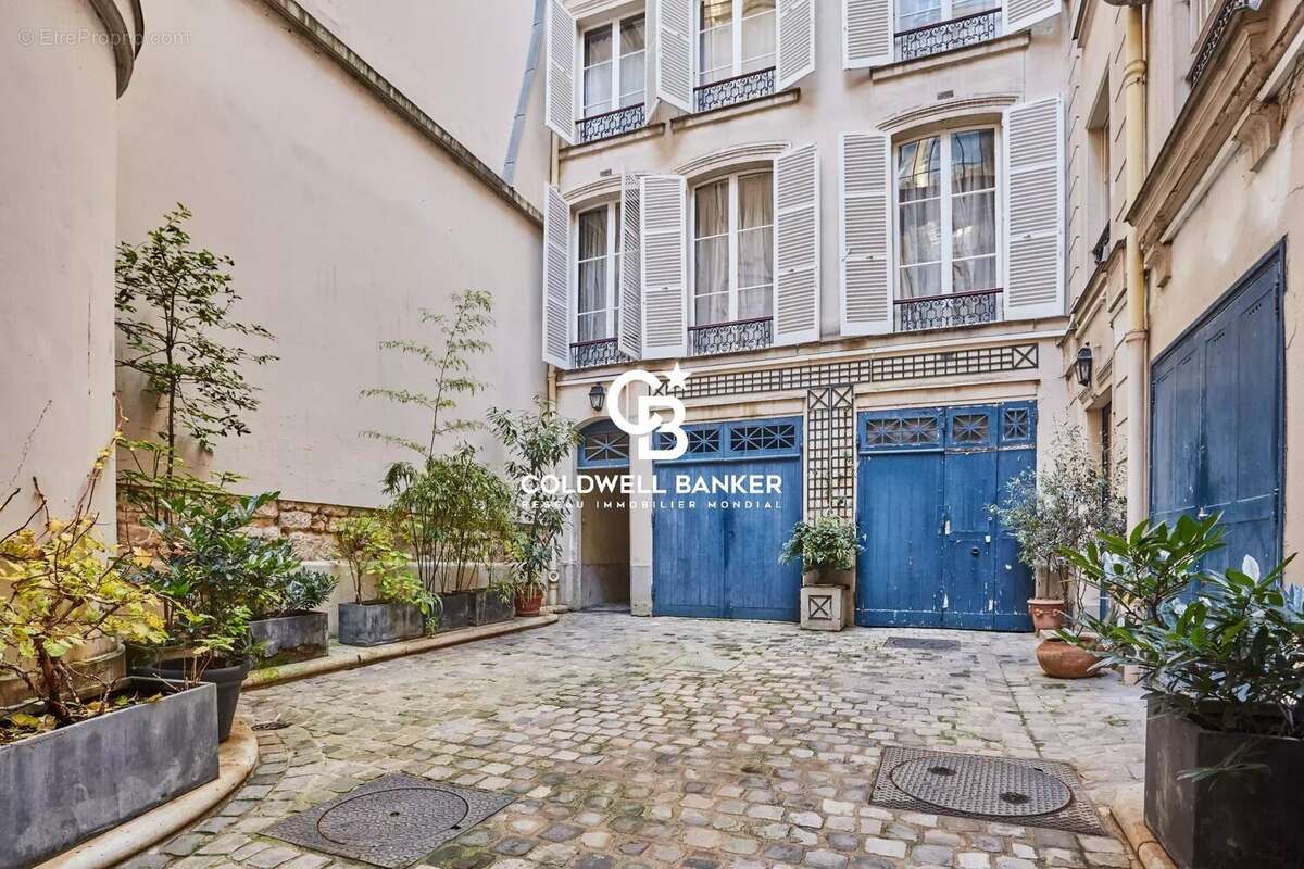 Appartement à PARIS-7E