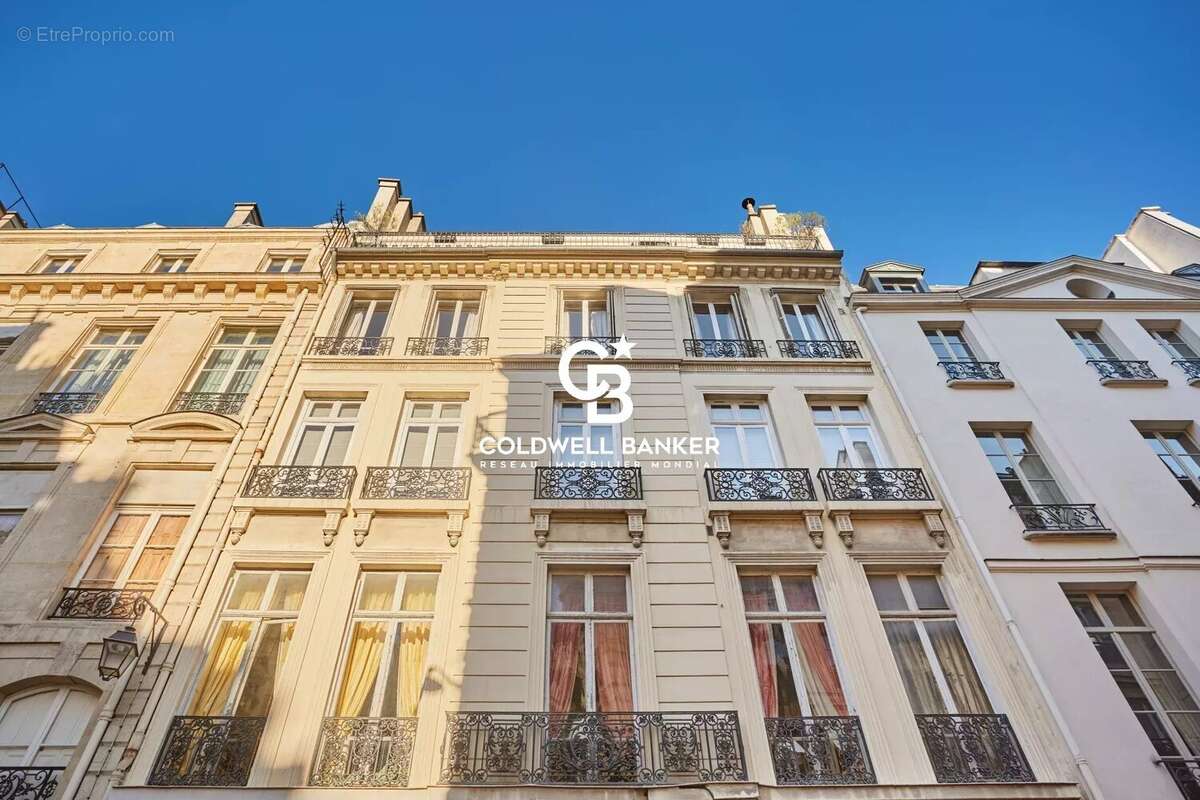 Appartement à PARIS-7E