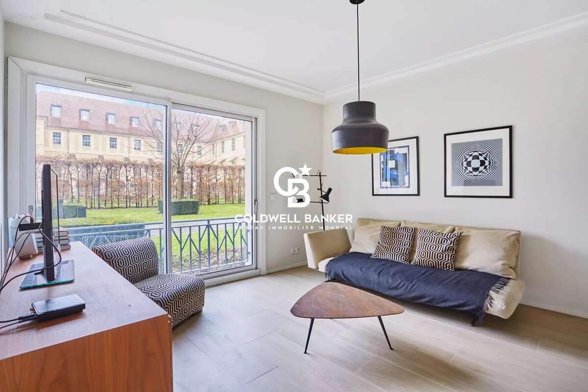 Appartement à PARIS-7E