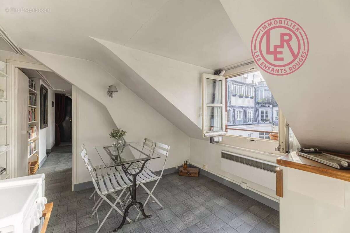 Appartement à PARIS-3E