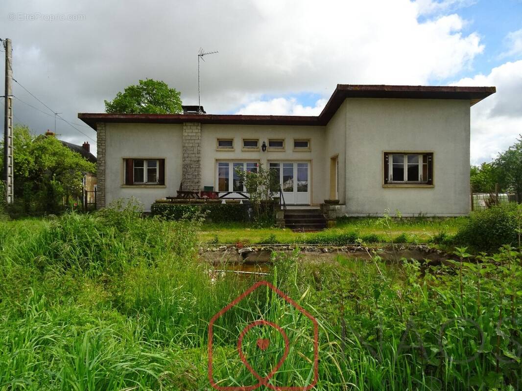 Maison à AUBIGNY-SUR-NERE