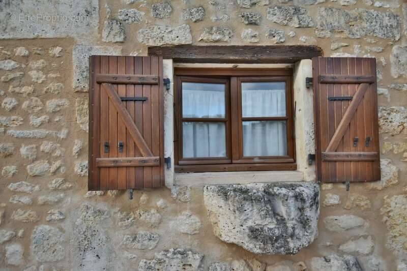 Maison à ROULLET-SAINT-ESTEPHE