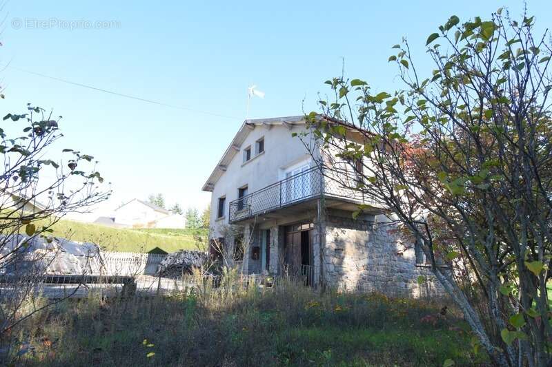 Maison à SAINT-AGREVE