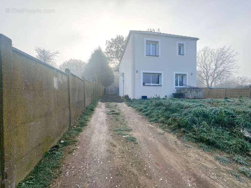 Maison à BONNIERES-SUR-SEINE