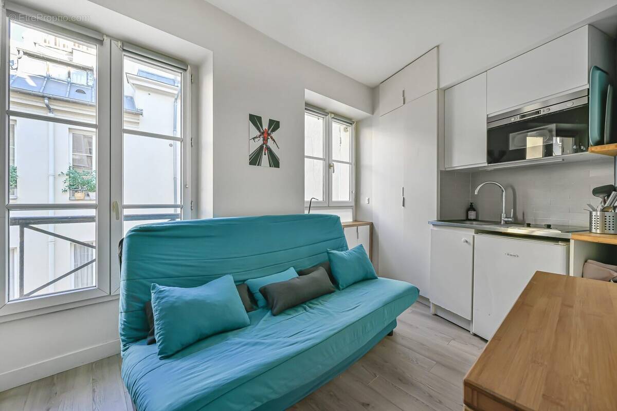 Appartement à PARIS-1E