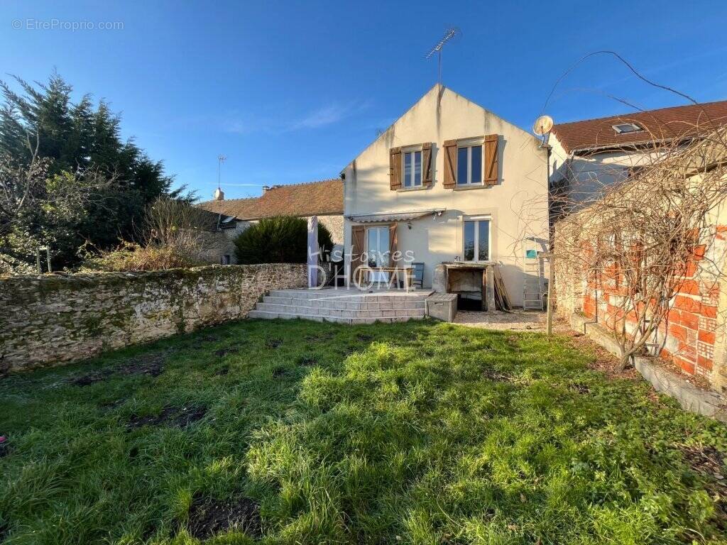 Maison à COURPALAY