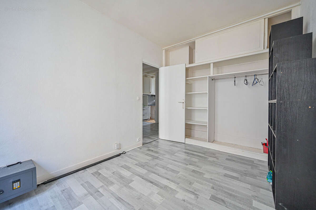 Appartement à PARIS-20E