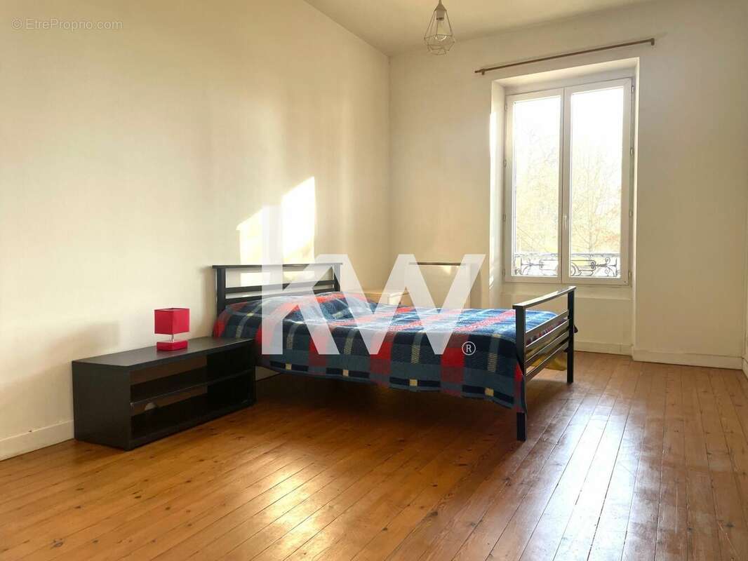 Appartement à CAMBES