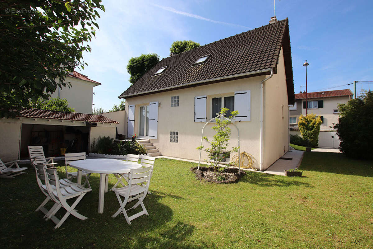 Maison à VILLIERS-SUR-MARNE