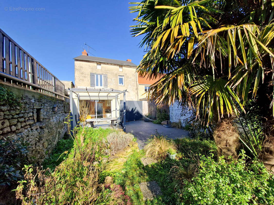 Maison à DOUE-LA-FONTAINE