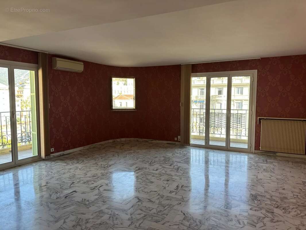 Appartement à MENTON