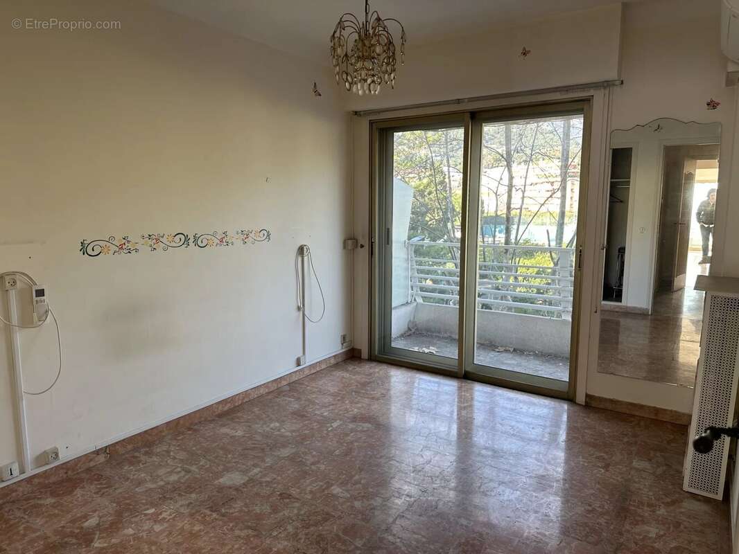 Appartement à MENTON