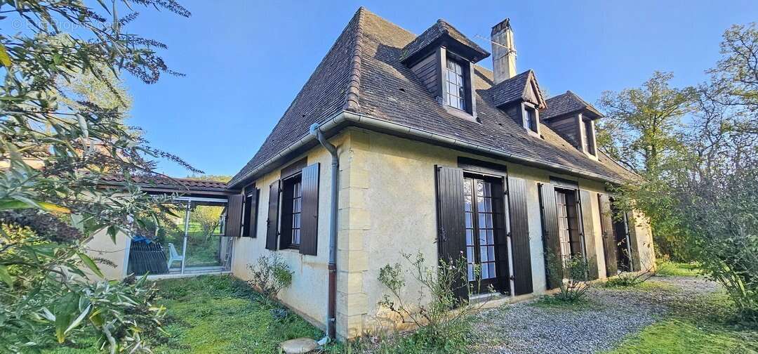 Maison à CENAC-ET-SAINT-JULIEN