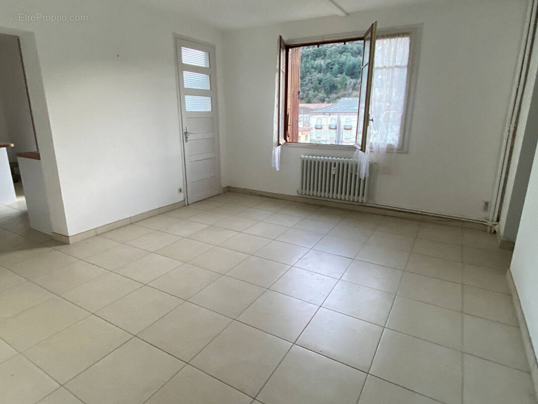 Appartement à BESSEGES