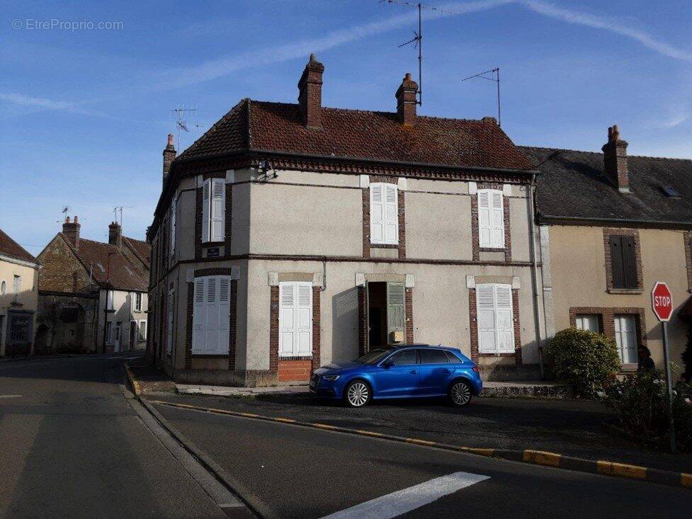 Maison à BELLOU-SUR-HUISNE