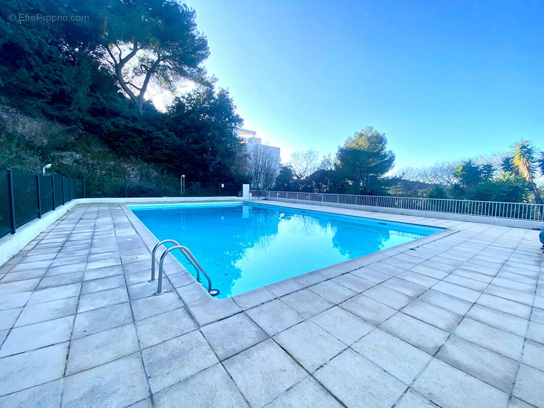 Appartement à MOUGINS