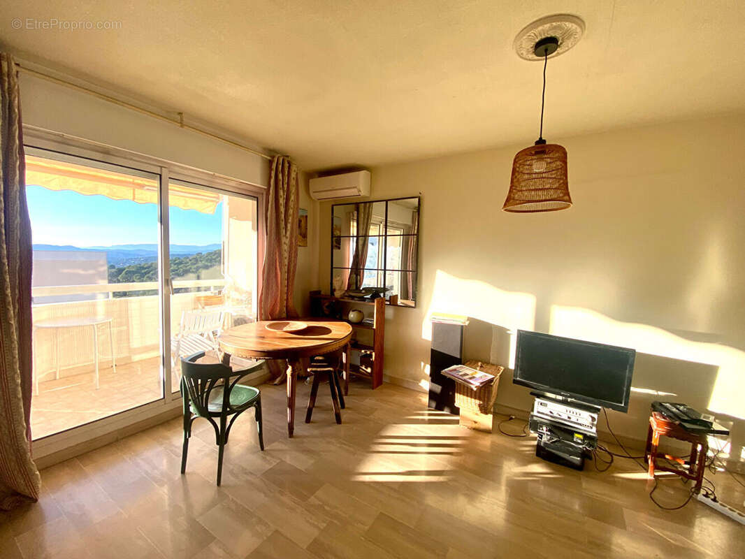 Appartement à MOUGINS