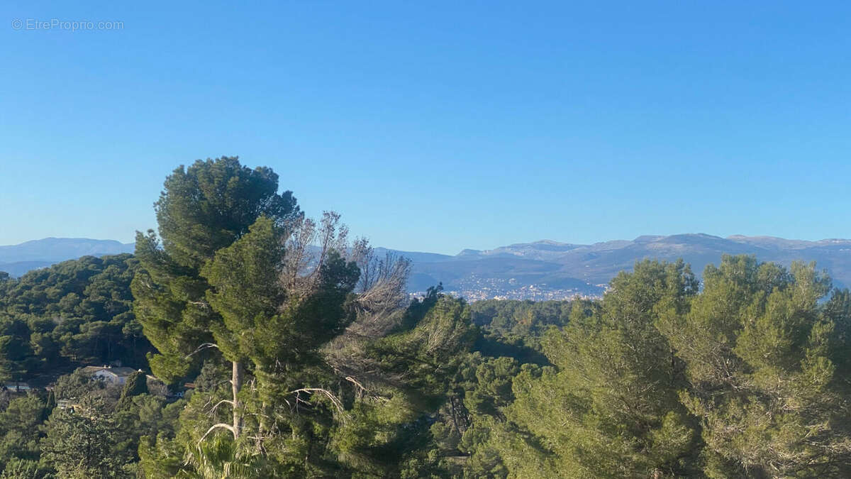 Appartement à MOUGINS