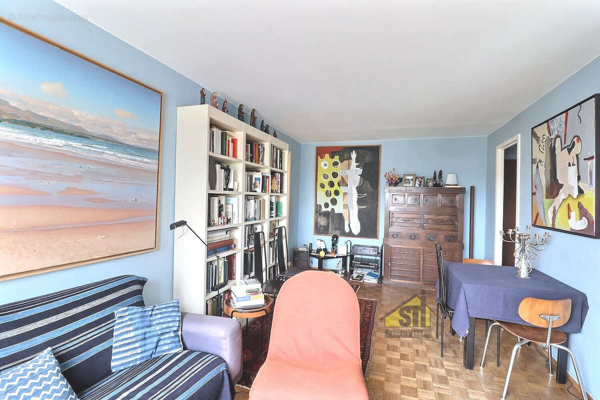 Appartement à PARIS-14E