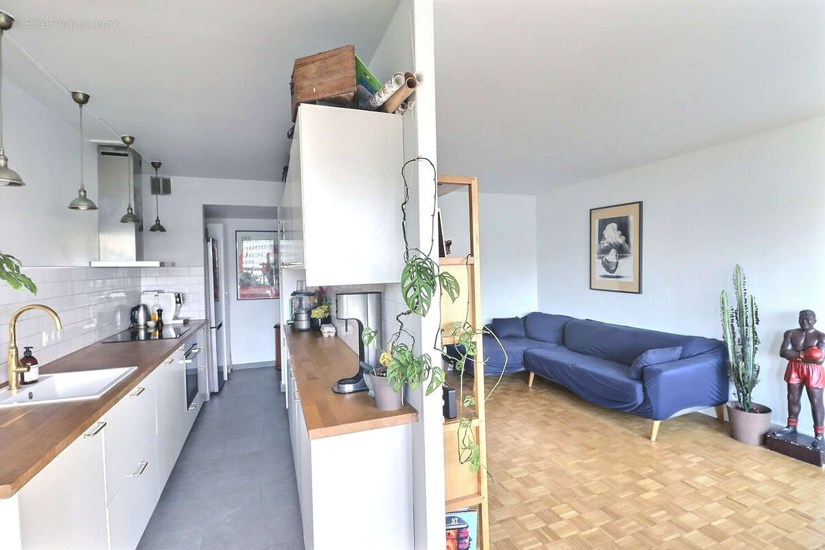 Appartement à PARIS-14E