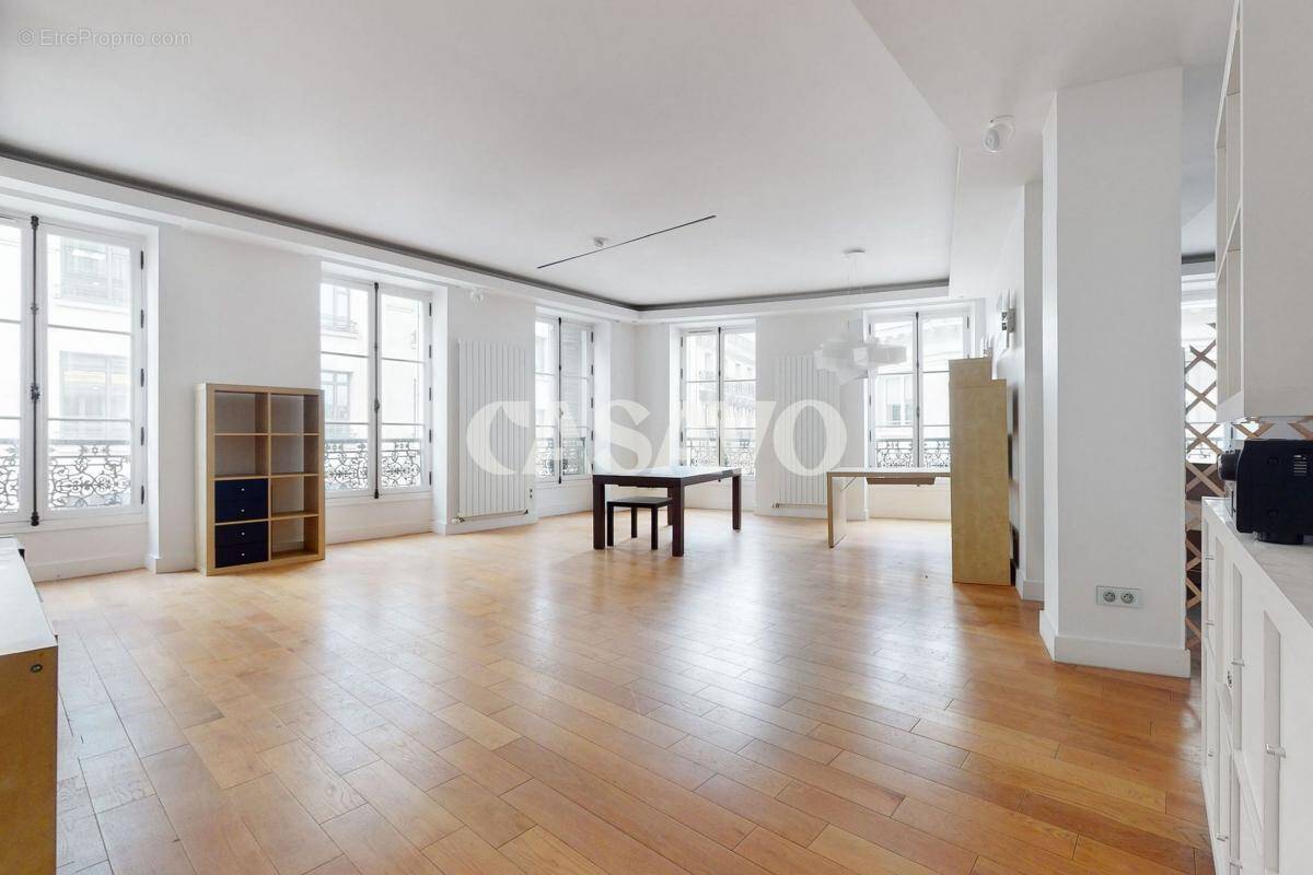 Appartement à PARIS-10E