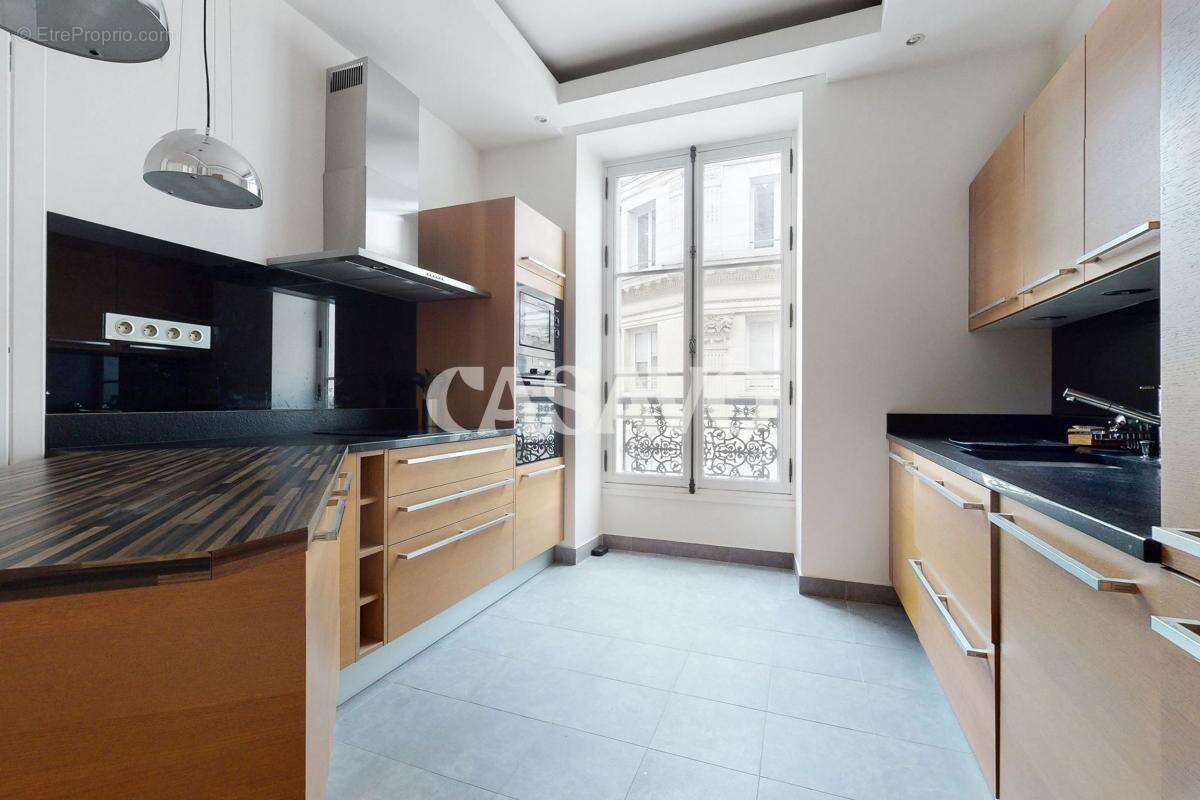 Appartement à PARIS-10E