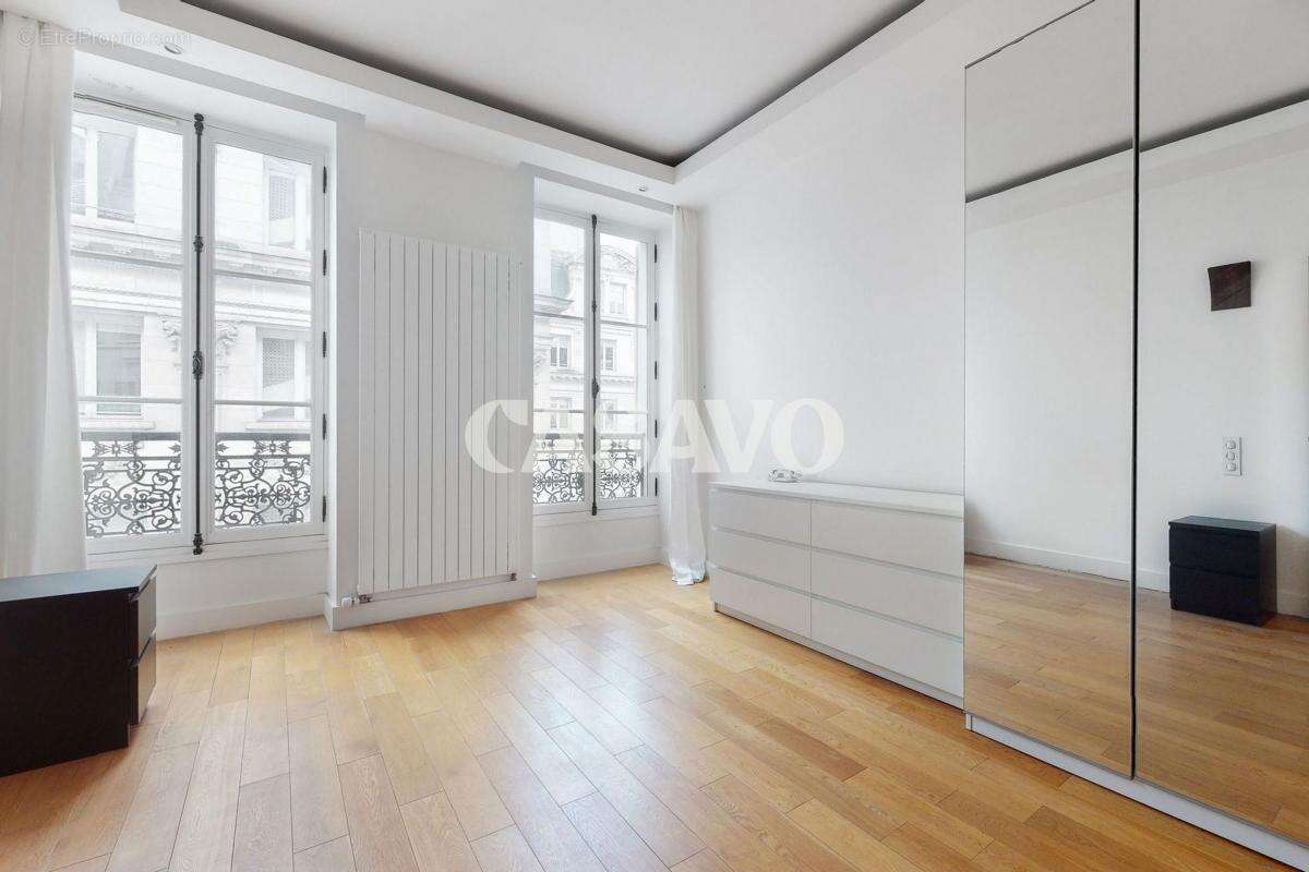 Appartement à PARIS-10E