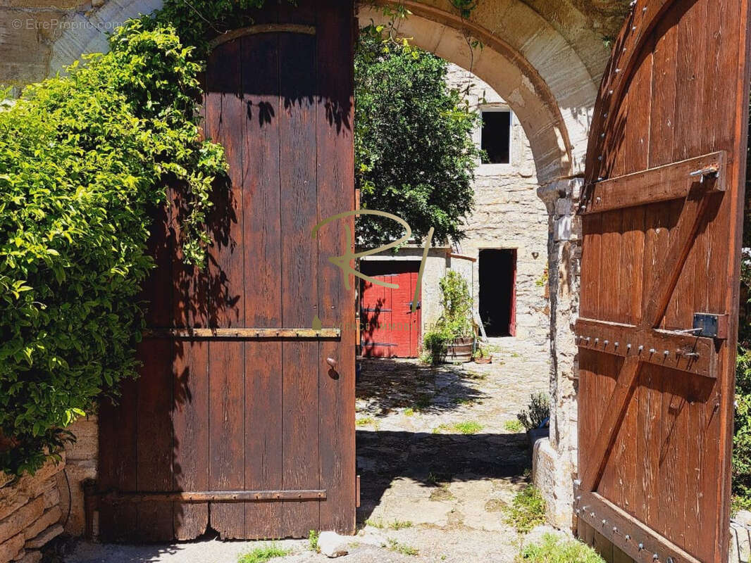 Maison à ORGNAC-L&#039;AVEN