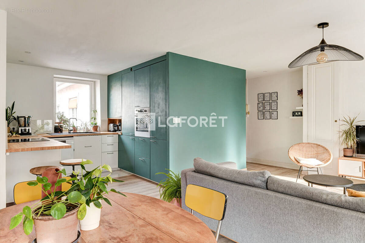 Appartement à PARIS-14E