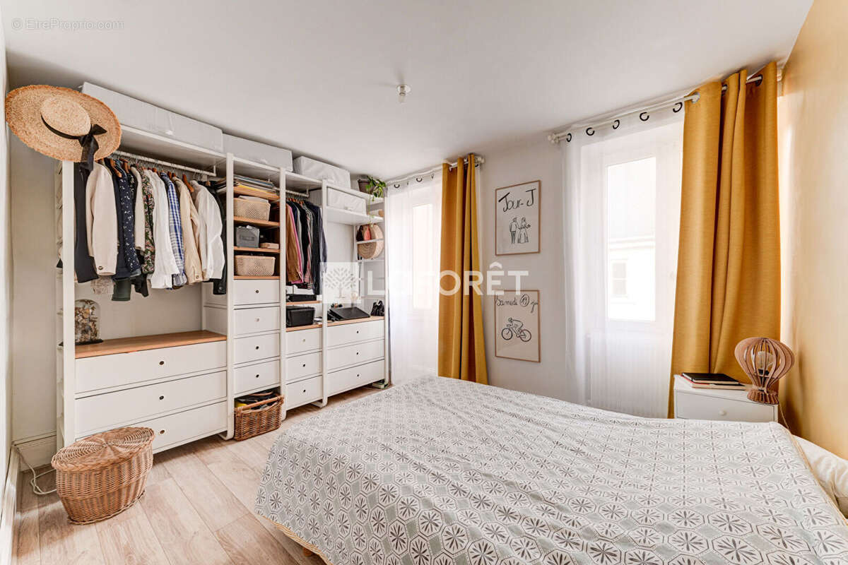 Appartement à PARIS-14E