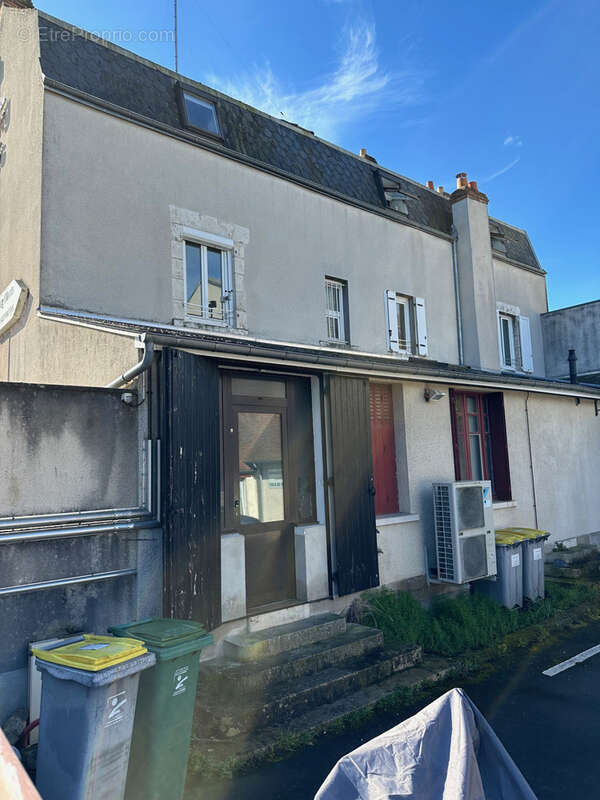 Appartement à LA CHAPELLE-SAINT-MESMIN