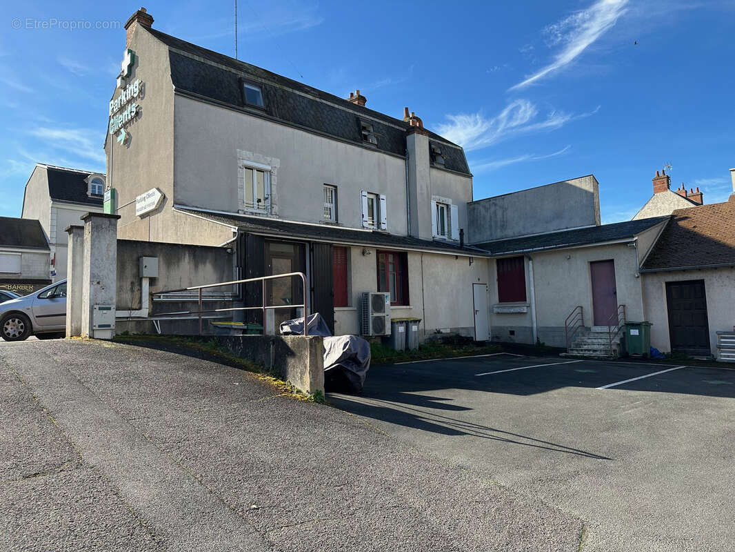 Appartement à LA CHAPELLE-SAINT-MESMIN