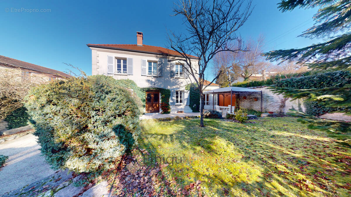 Maison à BAR-SUR-AUBE