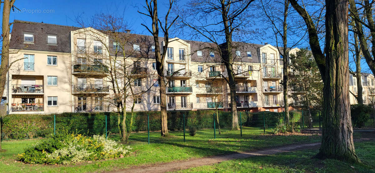 Appartement à VERNEUIL-SUR-SEINE