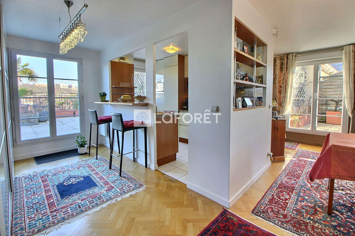 Appartement à SURESNES