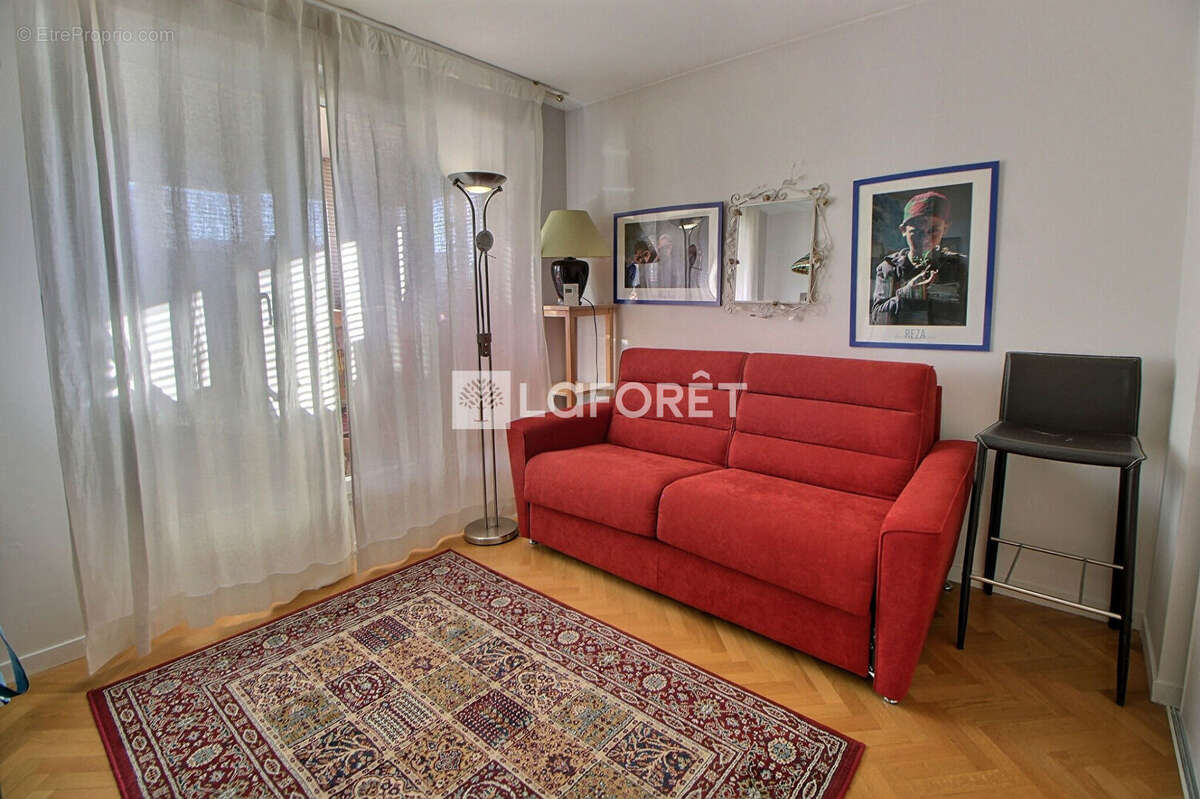 Appartement à SURESNES