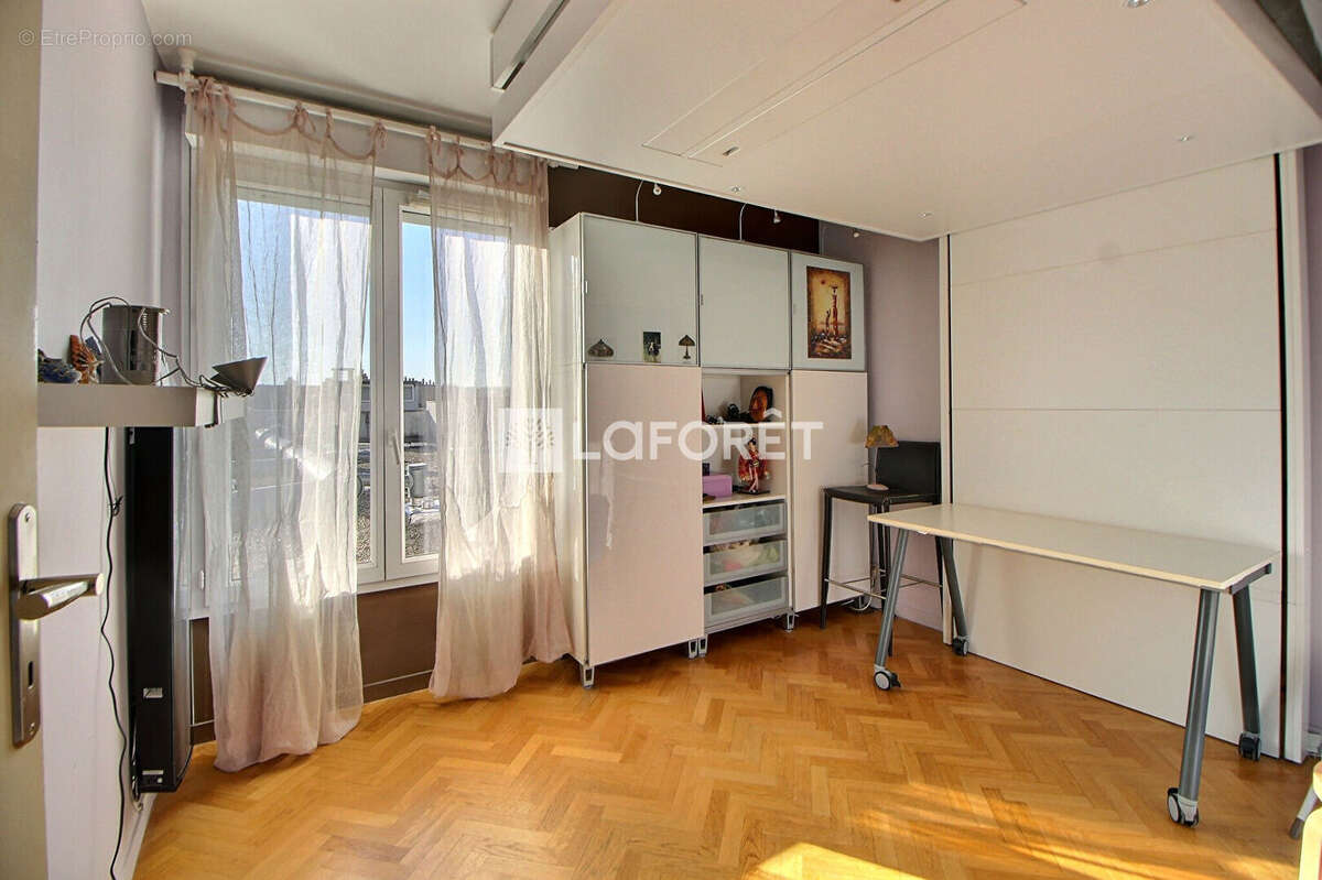 Appartement à SURESNES