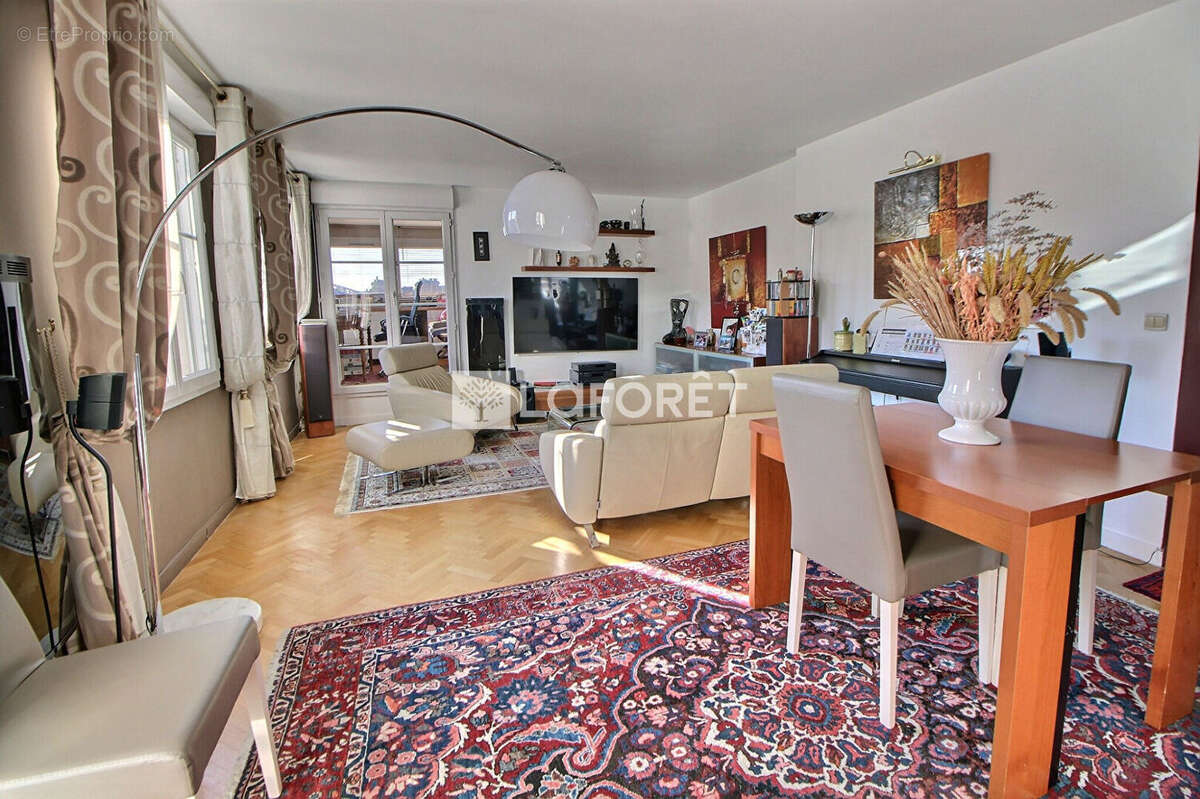 Appartement à SURESNES