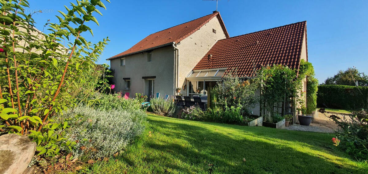 Maison à LEFFONDS