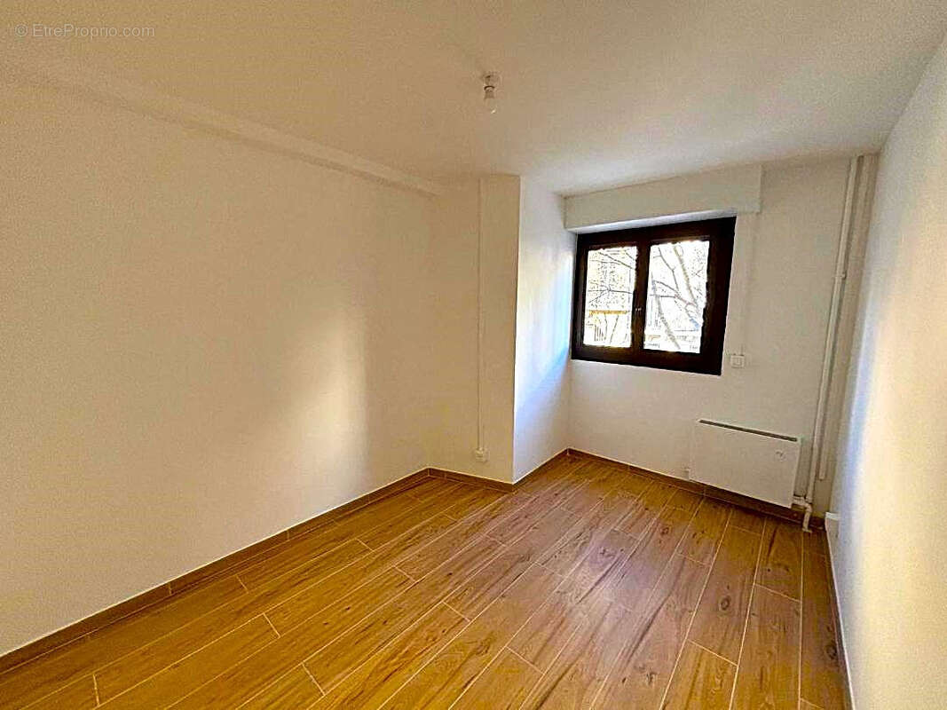 Appartement à MARSEILLE-1E