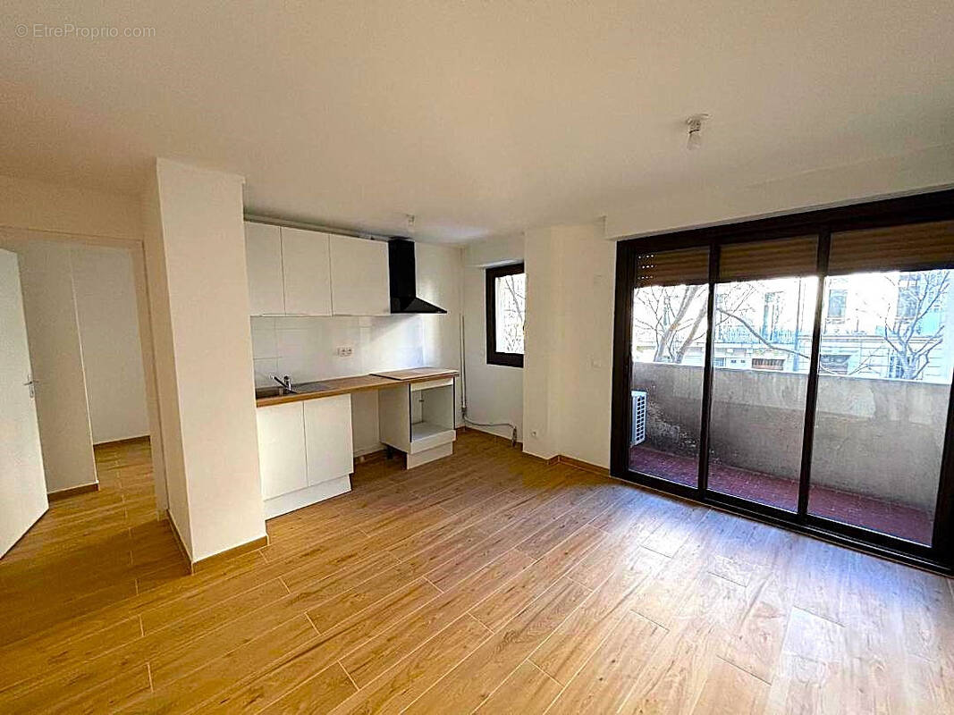 Appartement à MARSEILLE-1E