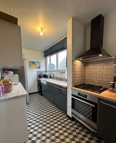 Appartement à LES CLAYES-SOUS-BOIS