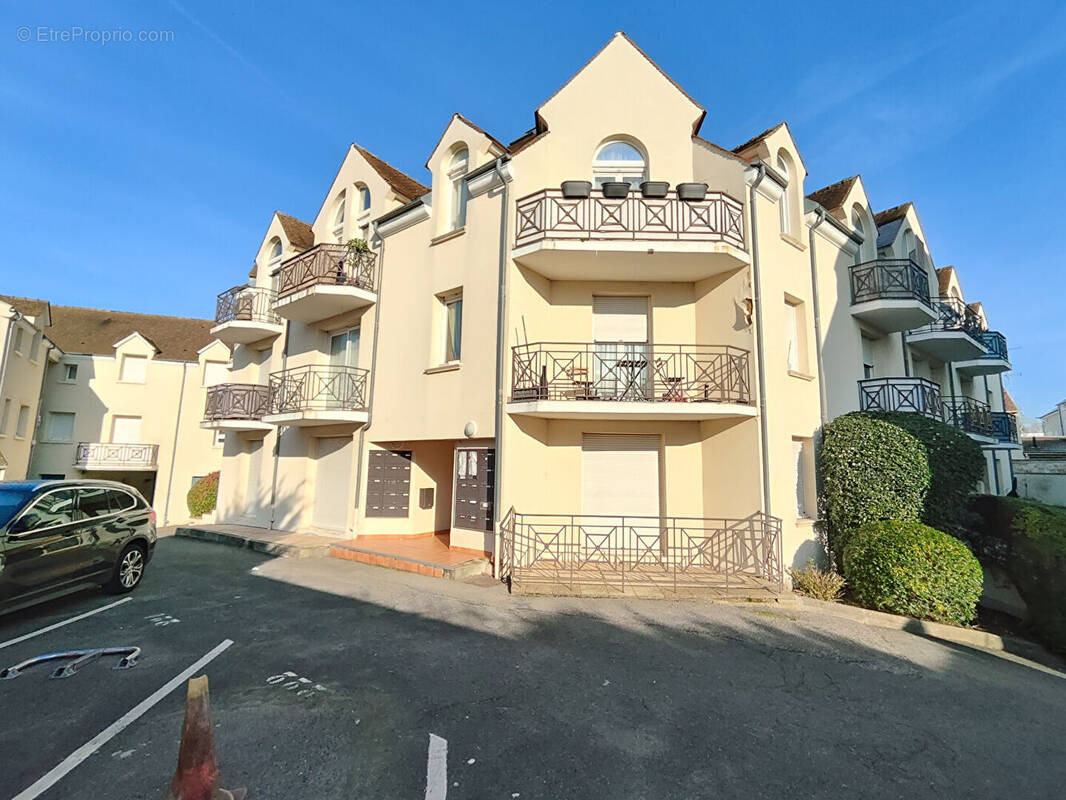 Appartement à SARTROUVILLE