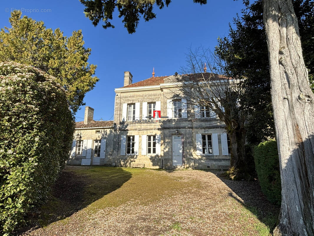 Maison à SAINT-EMILION