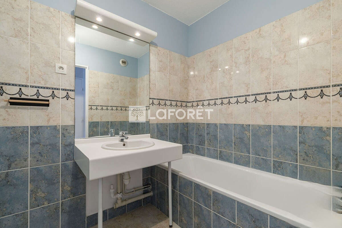 Appartement à PARIS-14E