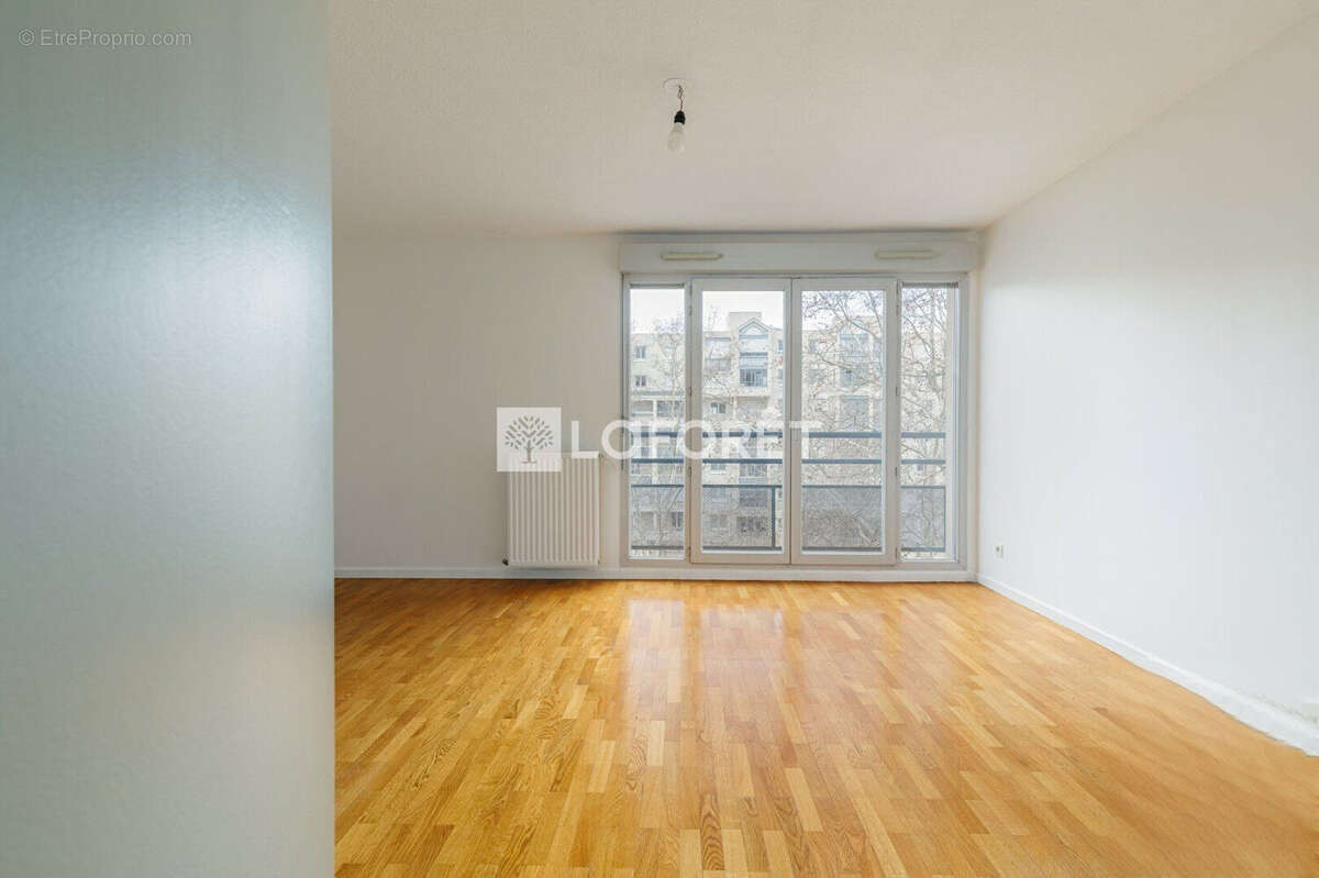 Appartement à PARIS-14E