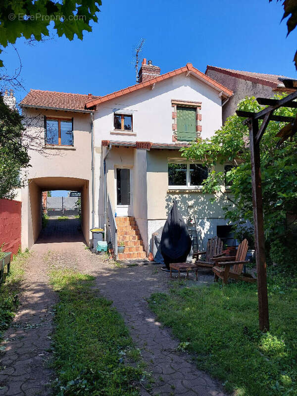 Maison à SARTROUVILLE