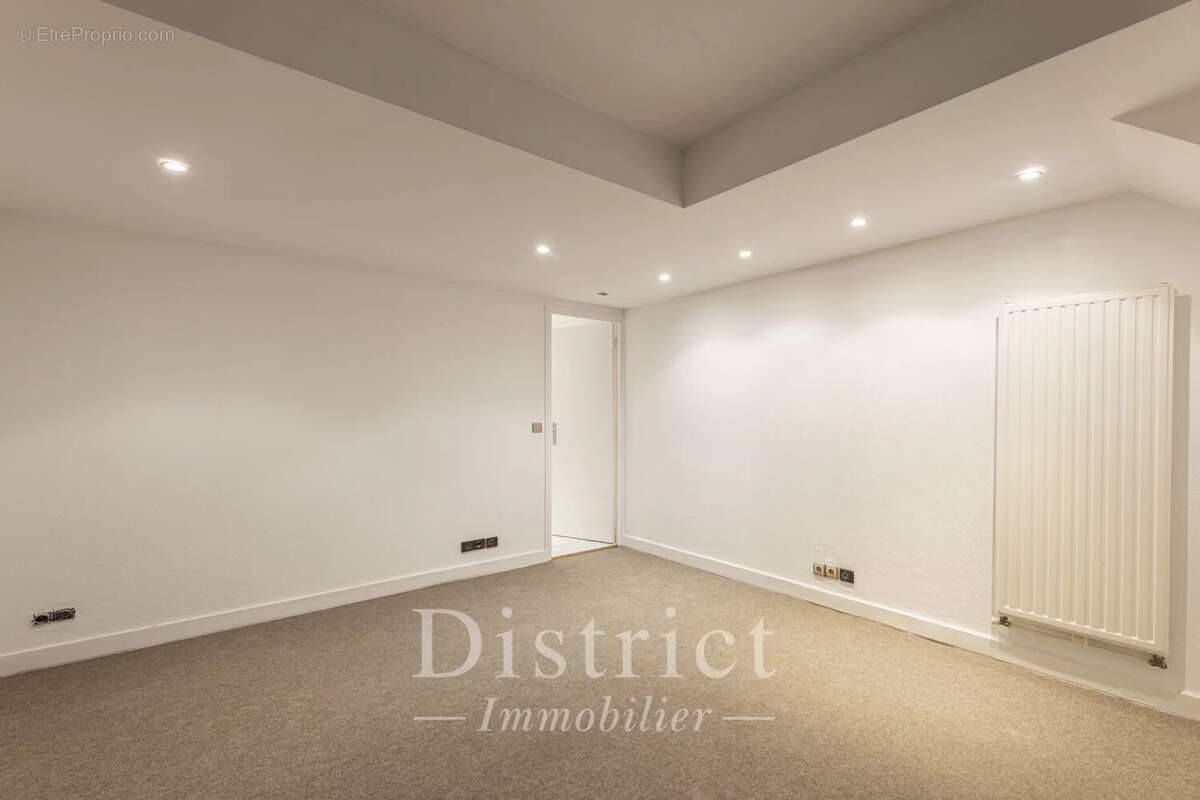 Appartement à PARIS-8E