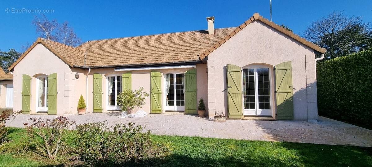 Maison à FONTENAY-MAUVOISIN